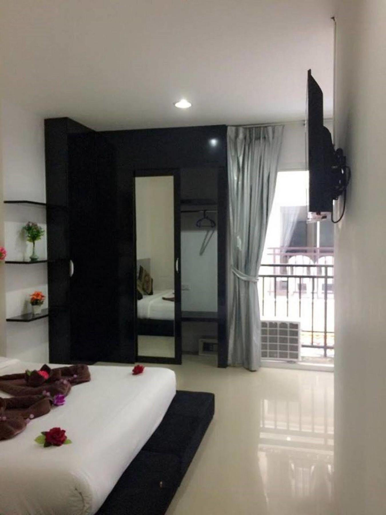 Lars-Lita Residence Patong Экстерьер фото